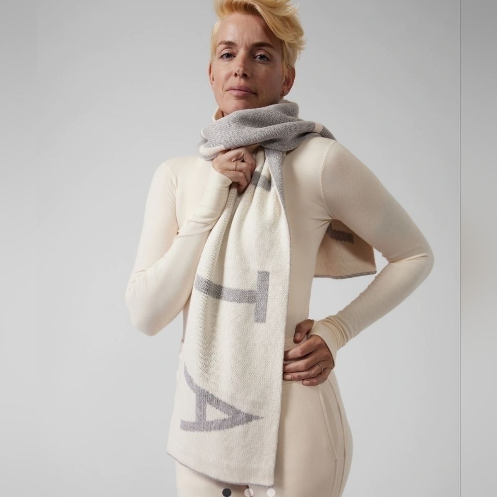 Athleta daily knit reversible cashmere & wool blend scarf